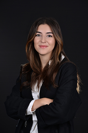 Kayra Menekşe